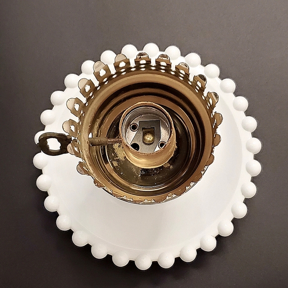 Vntg 14" Milk Glass Jewelry Catch Bottom Electric Hurricane Lamp Silvery Trim - Picture 11 of 13